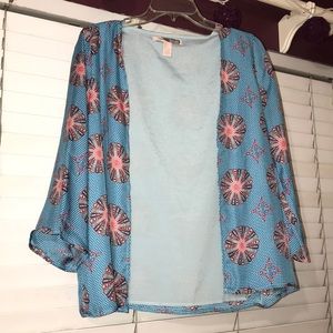 Light outerwear piece